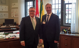 Photo of CIU National President Jean-Pierre Fortin and Minister of Public Safety Ralph Goodale, March 23