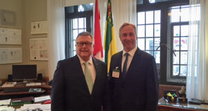 Le président national du SDI rencontre le ministre Goodale Photo of CIU National President Jean-Pierre Fortin and Minister of Public Safety Ralph Goodale, March 23