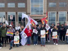 Grève au Conseil du Trésor, jour 6 : les membres sont de retour sur les lignes de piquetage, plus déterminés que jamais