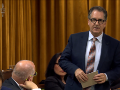À regarder — Retraite après 25 ans de service pour le personnel frontalier : Brian Masse pose les vraies questions Brian Masse asking the real questions about the long-standing issue of retirement after 25 years of service for border personnel.
