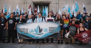 21e congrès national, jour 2 : les personnes déléguées du SDI solidaires avec les travailleuses et travailleurs de la Banque du Canada